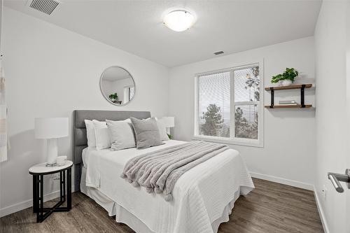 212-935 Academy Way, Kelowna, BC - Indoor Photo Showing Bedroom