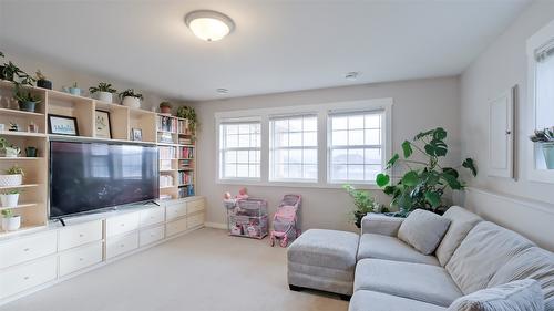 2838 Summerview Place, West Kelowna, BC - Indoor Photo Showing Living Room