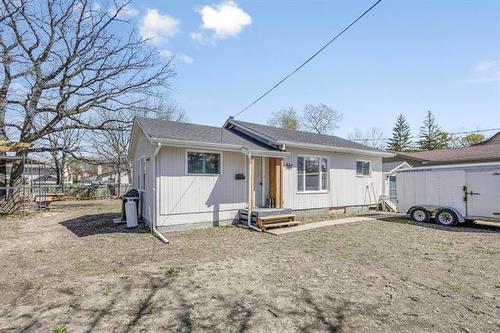 561 Municipal Rd, Winnipeg, MB 