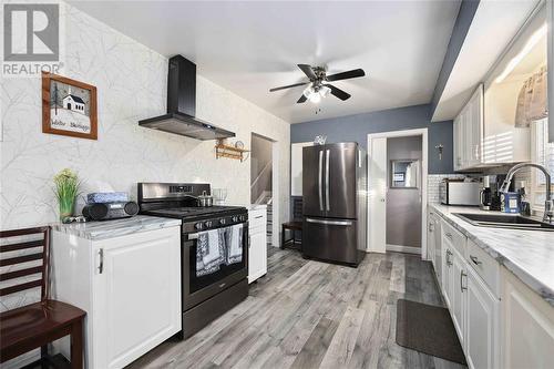 1000 Meighen Crescent, Sarnia, ON - Indoor Photo Showing Kitchen