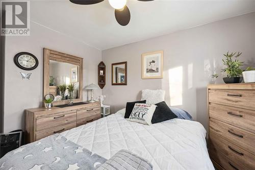 1000 Meighen Crescent, Sarnia, ON - Indoor Photo Showing Bedroom