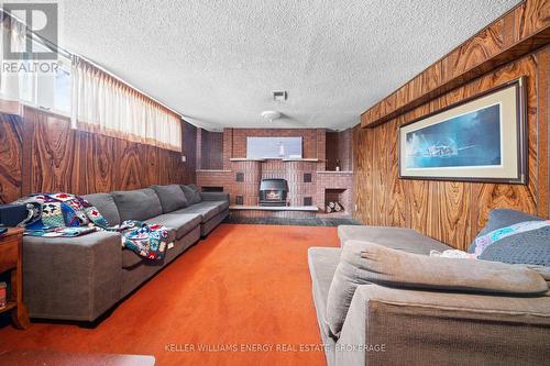 21 Dalegrove Crescent, Toronto (Eringate-Centennial-West Deane), ON - Indoor Photo Showing Living Room With Fireplace