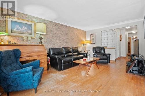 21 Dalegrove Crescent, Toronto (Eringate-Centennial-West Deane), ON - Indoor Photo Showing Living Room