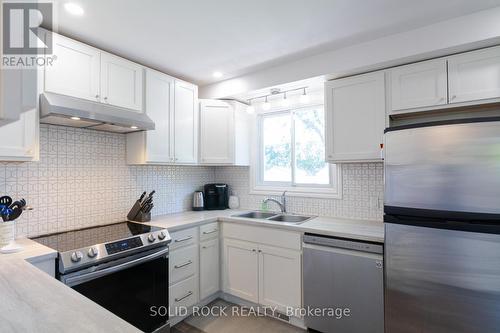 16 Shouldice Crescent, Ottawa, ON - Indoor Photo Showing Kitchen With Stainless Steel Kitchen With Double Sink