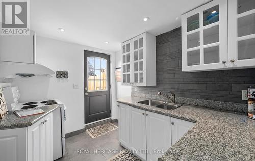 82 Springdale Crescent, Oshawa (Donevan), ON - Indoor Photo Showing Kitchen With Double Sink