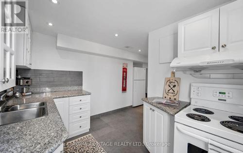 82 Springdale Crescent, Oshawa (Donevan), ON - Indoor Photo Showing Kitchen With Double Sink