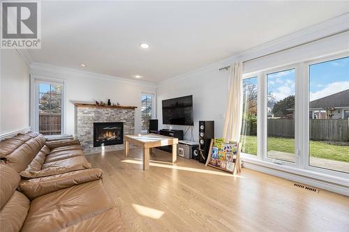 3061 Maidstone Crescent, Sarnia, ON - Indoor Photo Showing Living Room With Fireplace