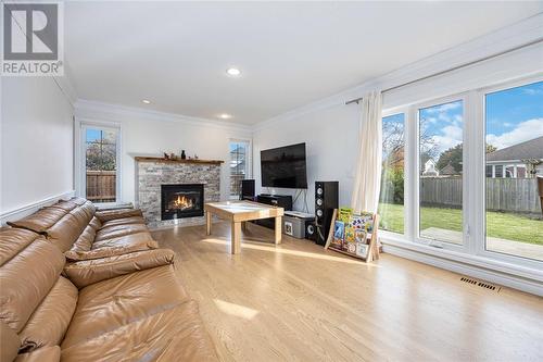 3061 Maidstone Crescent, Sarnia, ON - Indoor Photo Showing Living Room With Fireplace