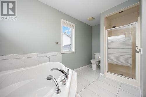 3061 Maidstone Crescent, Sarnia, ON - Indoor Photo Showing Bathroom