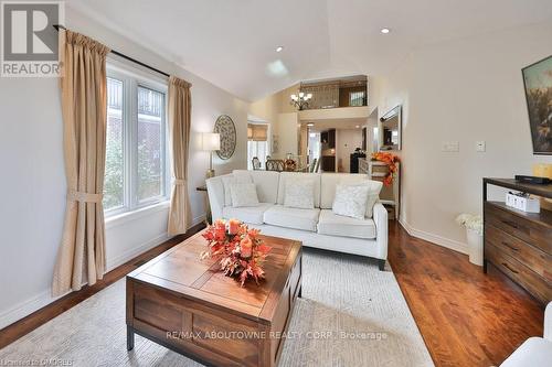 2304 Sovereign Street, Oakville, ON - Indoor Photo Showing Living Room