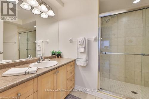 2304 Sovereign Street, Oakville, ON - Indoor Photo Showing Bathroom