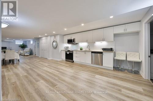 2304 Sovereign Street, Oakville, ON - Indoor Photo Showing Kitchen With Upgraded Kitchen