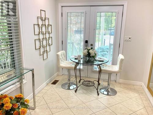 2304 Sovereign Street, Oakville, ON - Indoor Photo Showing Dining Room