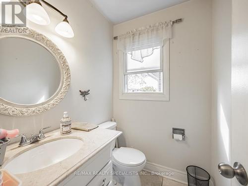 245 Kingsbridge Gardens, Mississauga, ON - Indoor Photo Showing Bathroom