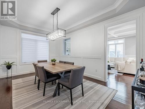 4834 Columbus Drive, Burlington, ON - Indoor Photo Showing Dining Room