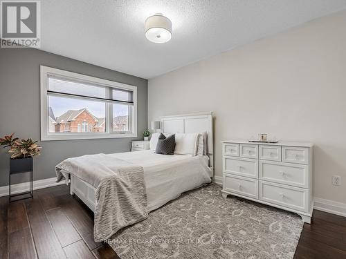 4834 Columbus Drive, Burlington, ON - Indoor Photo Showing Bedroom