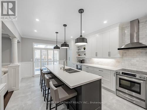 4834 Columbus Drive, Burlington, ON - Indoor Photo Showing Kitchen With Double Sink With Upgraded Kitchen