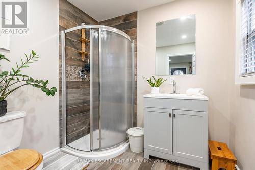 24 Roxborough Avenue, Hamilton, ON - Indoor Photo Showing Bathroom