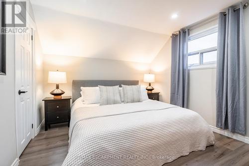 24 Roxborough Avenue, Hamilton, ON - Indoor Photo Showing Bedroom