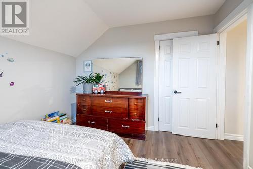 24 Roxborough Avenue, Hamilton, ON - Indoor Photo Showing Bedroom