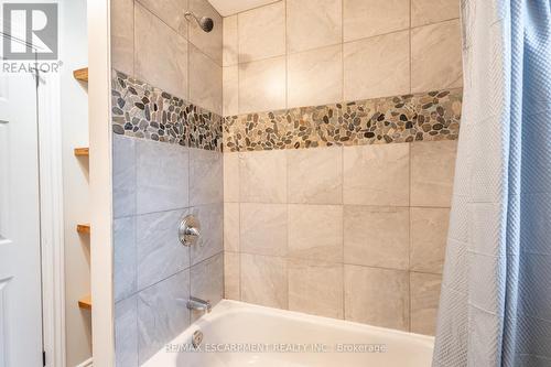 24 Roxborough Avenue, Hamilton, ON - Indoor Photo Showing Bathroom