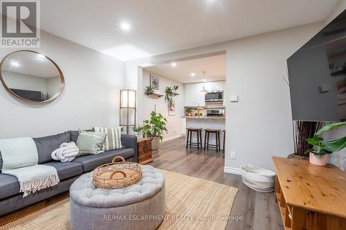 24 Roxborough Avenue, Hamilton, ON - Indoor Photo Showing Living Room