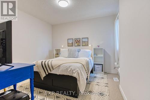 228 Springstead Avenue, Hamilton, ON - Indoor Photo Showing Bedroom