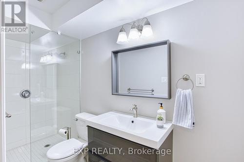 228 Springstead Avenue, Hamilton, ON - Indoor Photo Showing Bathroom