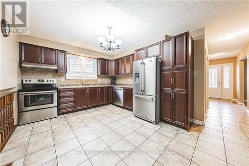 153 Ravenbury Drive, Hamilton, ON - Indoor Photo Showing Kitchen With Stainless Steel Kitchen