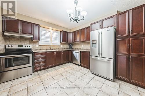 153 Ravenbury Drive, Hamilton, ON - Indoor Photo Showing Kitchen With Stainless Steel Kitchen