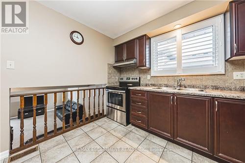 153 Ravenbury Drive, Hamilton, ON - Indoor Photo Showing Kitchen With Double Sink