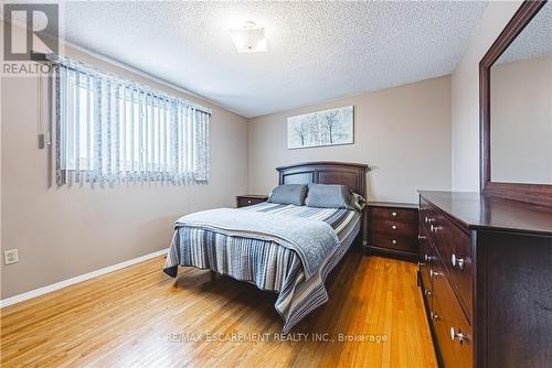 153 Ravenbury Drive, Hamilton, ON - Indoor Photo Showing Bedroom