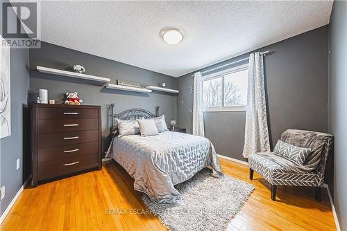 153 Ravenbury Drive, Hamilton, ON - Indoor Photo Showing Bedroom