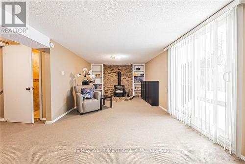 153 Ravenbury Drive, Hamilton, ON - Indoor Photo Showing Other Room