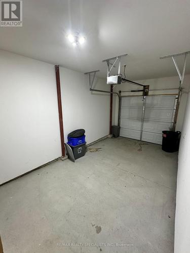 116 Sycamore Street, Welland, ON - Indoor Photo Showing Garage