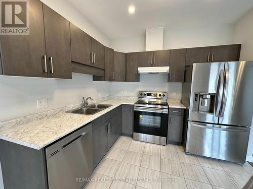 116 Sycamore Street, Welland, ON - Indoor Photo Showing Kitchen With Double Sink With Upgraded Kitchen