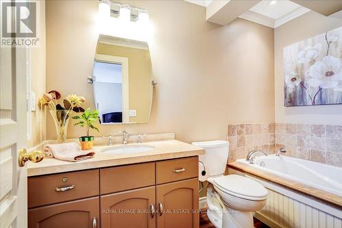 27 - 515 North Service Road, Hamilton, ON - Indoor Photo Showing Bathroom