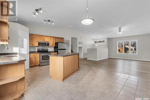 1309 6Th Avenue N, Saskatoon, SK - Indoor Photo Showing Kitchen With Double Sink