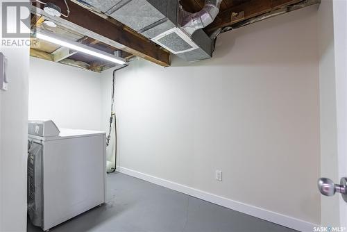 1309 6Th Avenue N, Saskatoon, SK - Indoor Photo Showing Laundry Room