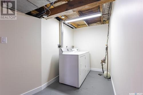 1309 6Th Avenue N, Saskatoon, SK - Indoor Photo Showing Laundry Room