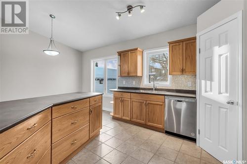 1309 6Th Avenue N, Saskatoon, SK - Indoor Photo Showing Kitchen