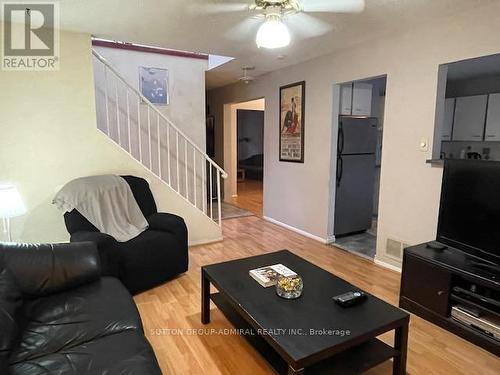 46 Morley Road, Vaughan, ON - Indoor Photo Showing Living Room