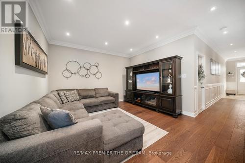 78 Gentile Circle, Vaughan, ON - Indoor Photo Showing Living Room