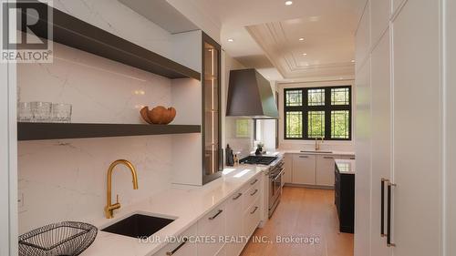 58 Fanning Mills Circle, Vaughan, ON - Indoor Photo Showing Kitchen