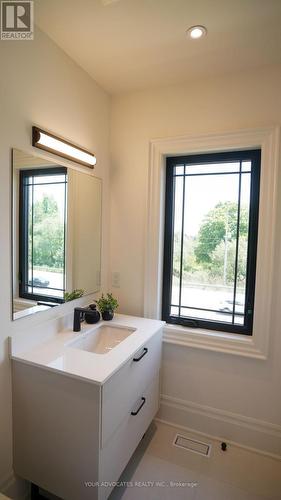 58 Fanning Mills Circle, Vaughan, ON - Indoor Photo Showing Bathroom