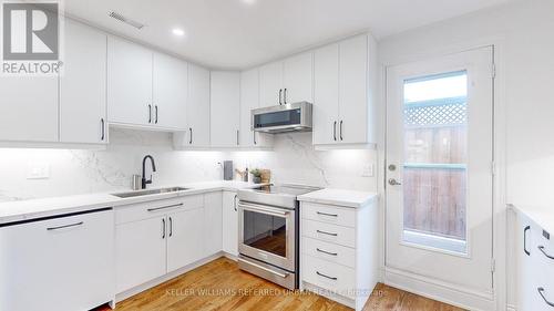 14 St Raymond Heights, Toronto, ON - Indoor Photo Showing Kitchen With Upgraded Kitchen