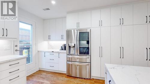 14 St Raymond Heights, Toronto, ON - Indoor Photo Showing Kitchen