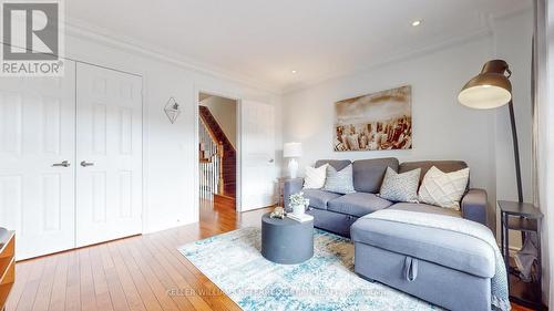 14 St Raymond Heights, Toronto, ON - Indoor Photo Showing Living Room