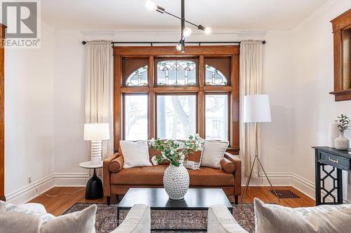 90 St George Street, Kitchener, ON - Indoor Photo Showing Living Room