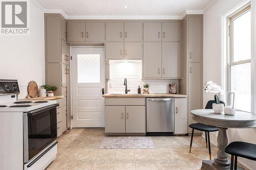 90 St George Street, Kitchener, ON - Indoor Photo Showing Kitchen